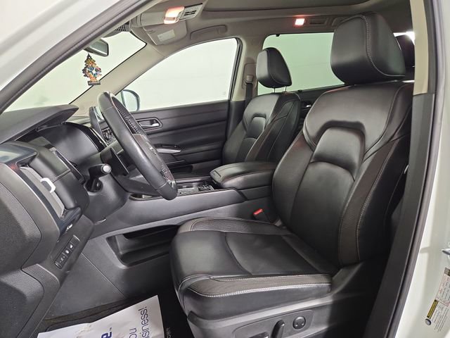 Used 2024 Nissan Pathfinder SL w/ SL Premium Package image 14