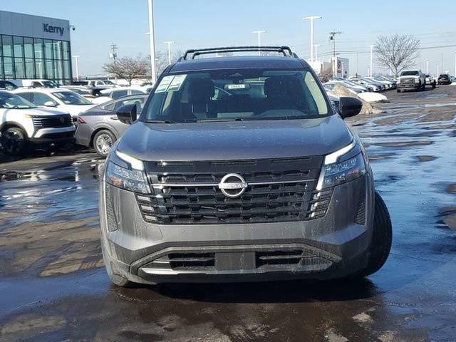 New 2026 Nissan Pathfinder SV image 2