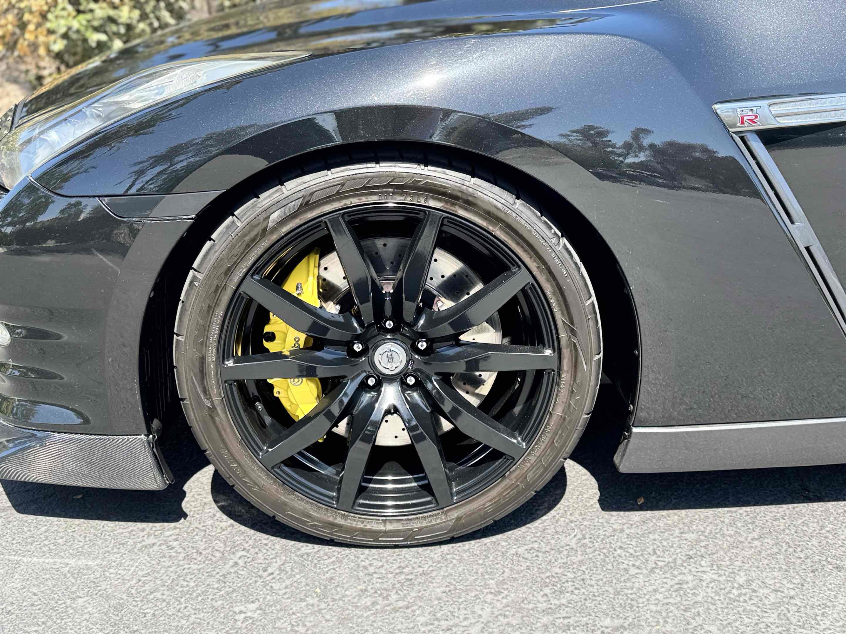 Used 2014 Nissan GT-R Premium w/ Premium Interior Package AWD/4WD image 13