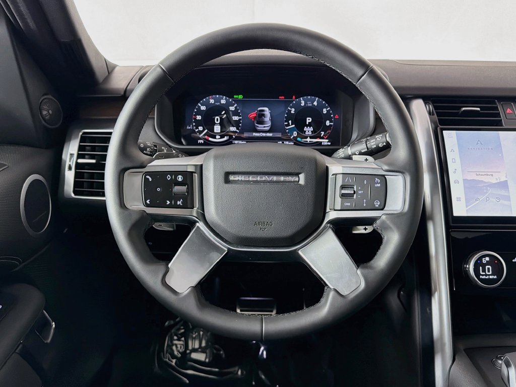 Used 2025 Land Rover Discovery Dynamic SE AWD/4WD image 11
