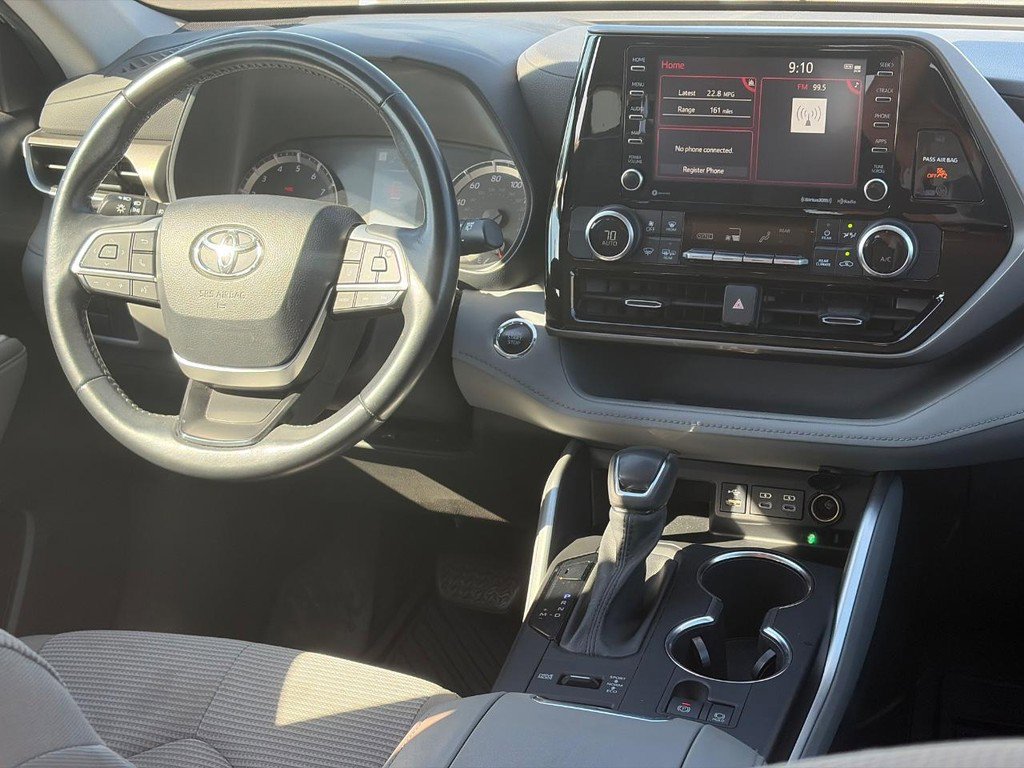 Used 2022 Toyota Highlander LE AWD/4WD image 12