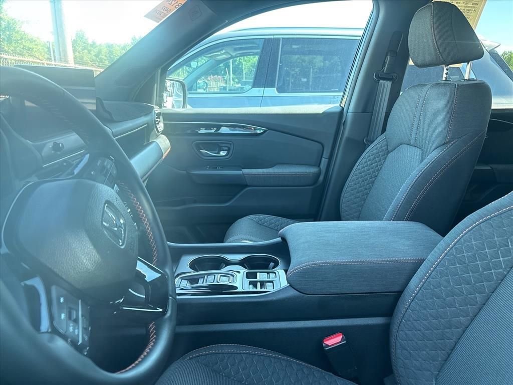 Used 2026 Honda Pilot Sport image 14