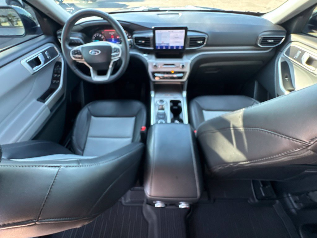 Used 2023 Ford Explorer XLT w/ Equipment Group 202A AWD/4WD image 24