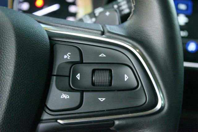 Used 2023 Buick Envision Essence w/ Sport Touring Package image 17