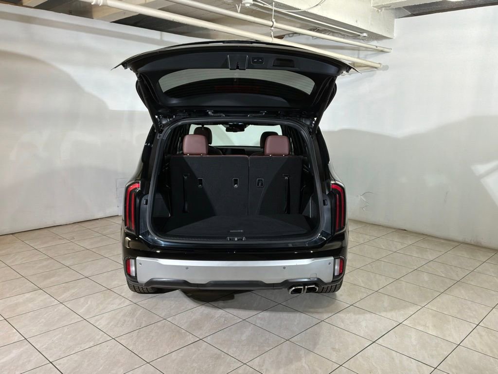Used 2023 Kia Telluride EX w/ EX Captain's Chair Package image 21