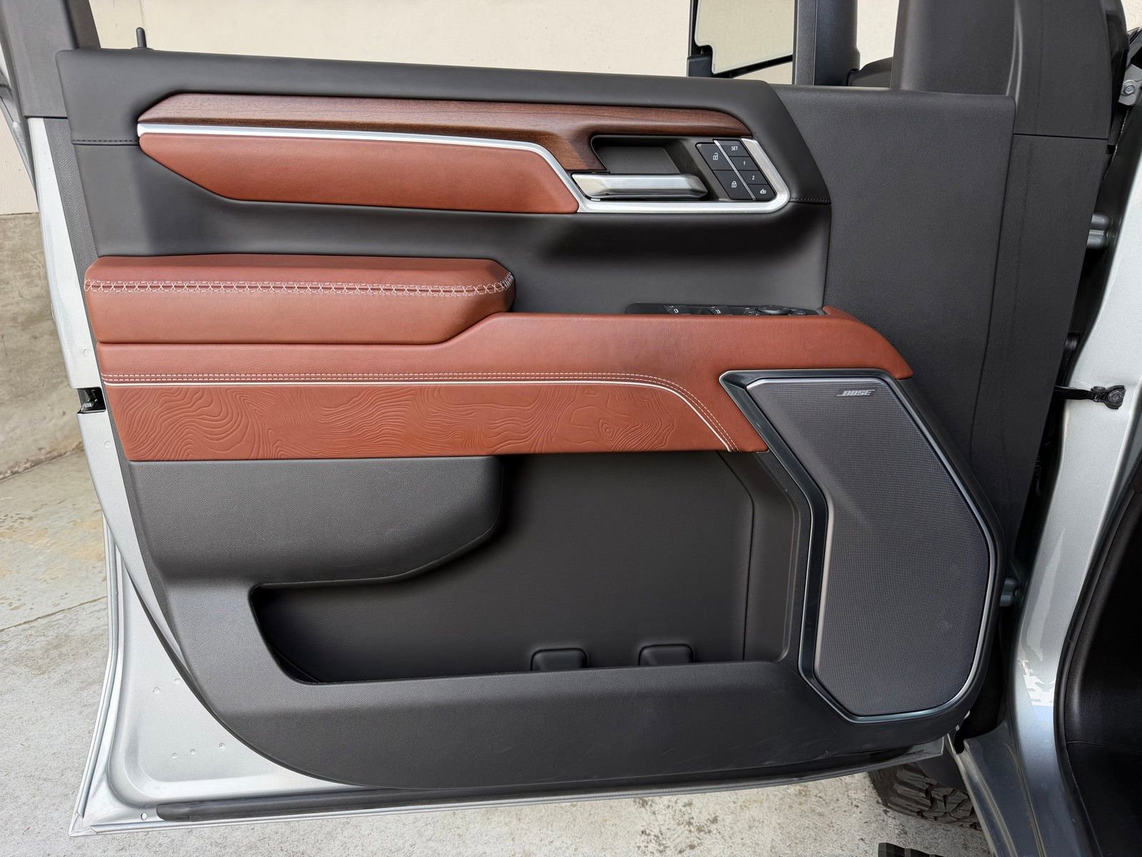 Used 2024 GMC Sierra 2500 Denali Ultimate image 27