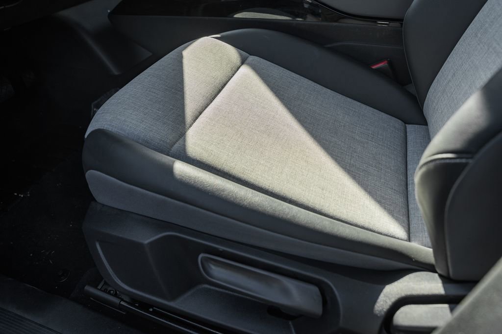 Used 2023 Volkswagen ID.4 Pro image 29