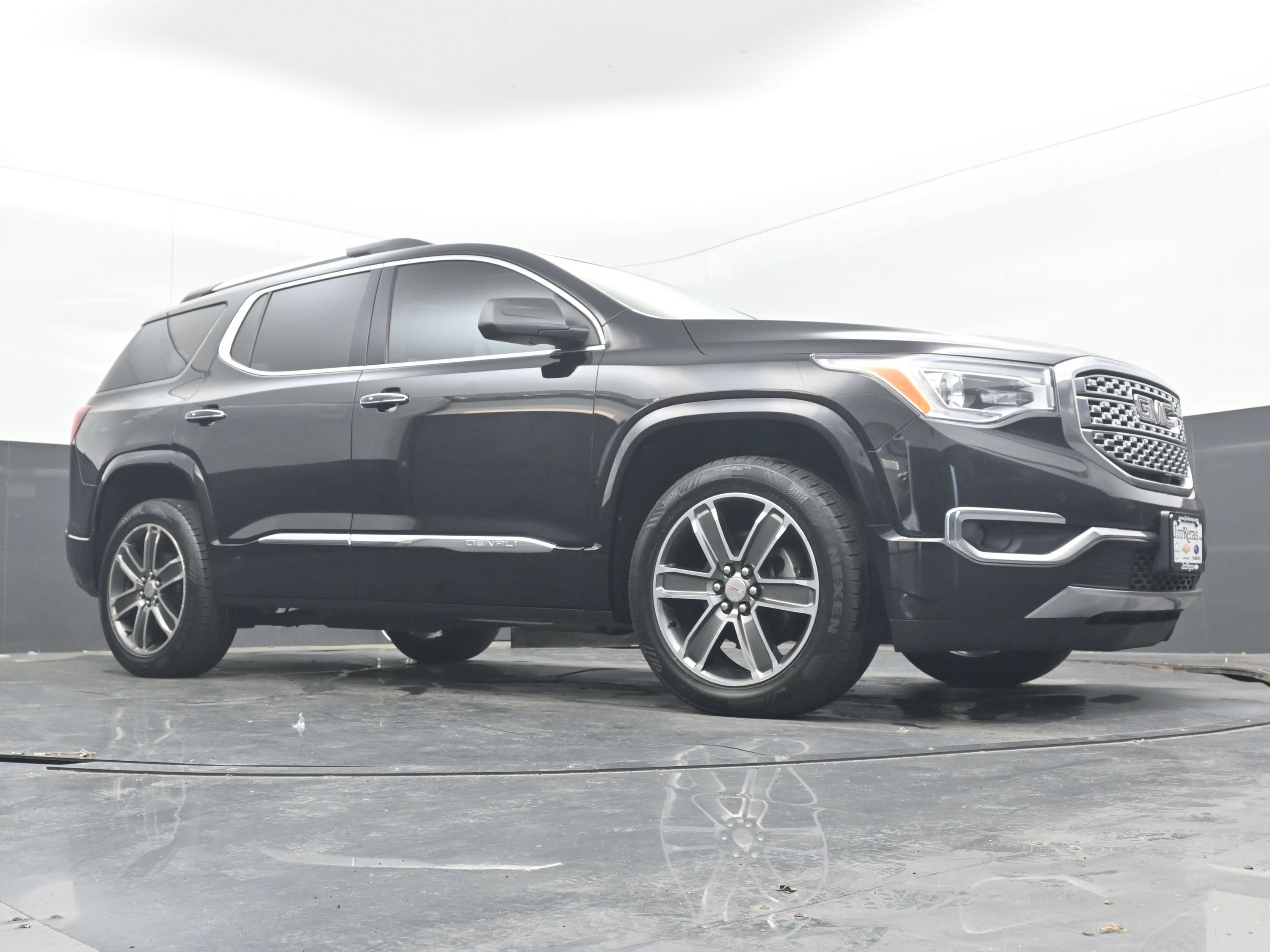 Used 2018 GMC Acadia Denali w/ Technology Package AWD/4WD image 20