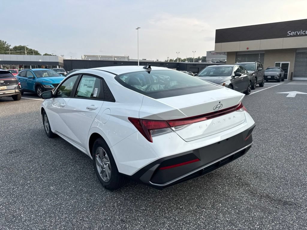 New 2026 Hyundai Elantra SE FWD image 7
