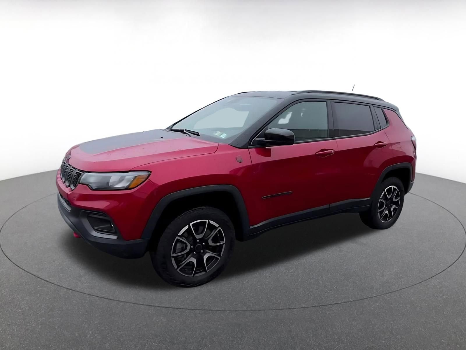 Used 2025 Jeep Compass Trailhawk AWD/4WD image 8