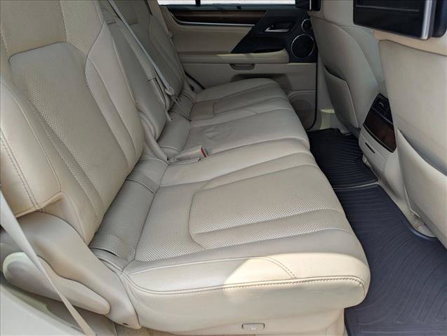 Used 2016 Lexus LX 570 4WD w/ Luxury Package image 20
