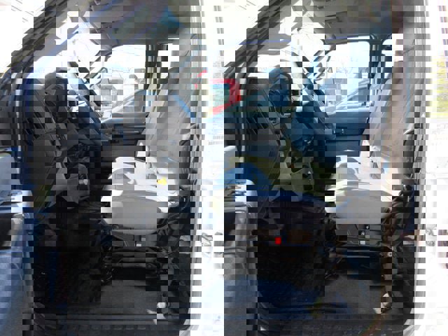 Used 2019 Ford F750 2WD Crew Cab Super Duty image 5