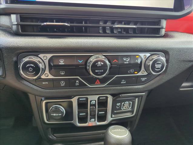 Used 2025 Jeep Gladiator Sport image 11