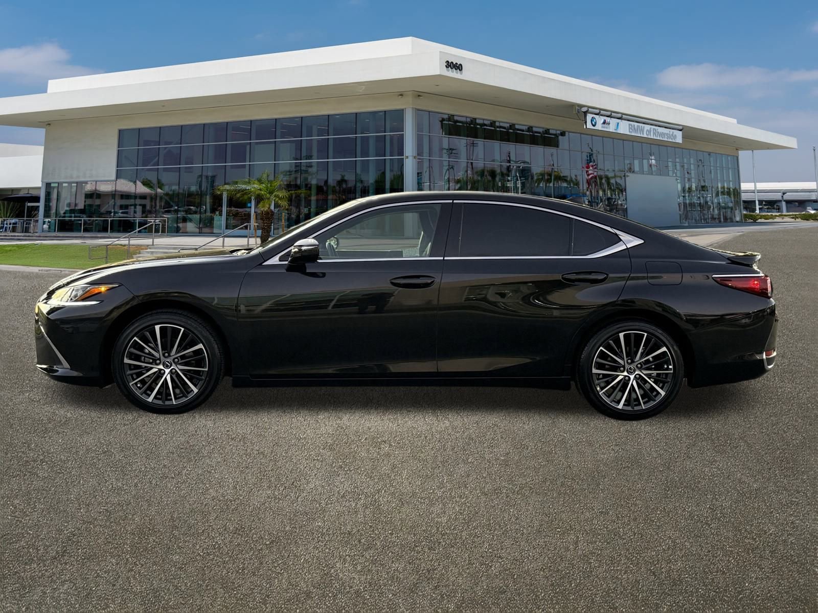 Used 2025 Lexus ES 300h w/ Premium Package image 6