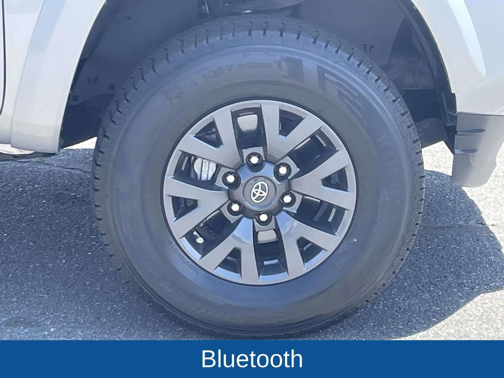 Used 2022 Toyota Tacoma SR5 w/ Technology Package RWD image 10