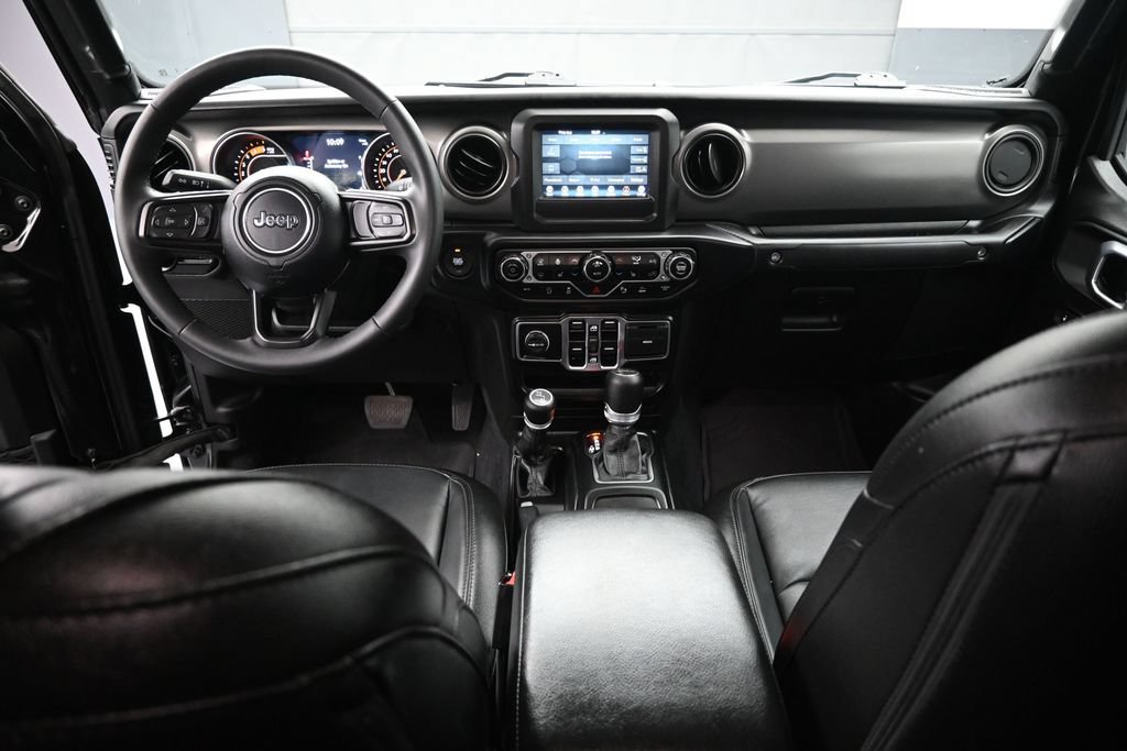 Used 2023 Jeep Gladiator Sport AWD/4WD image 19