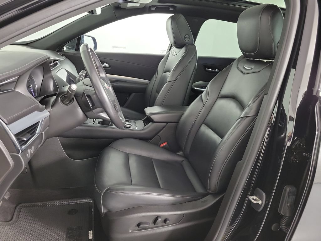 Used 2023 Cadillac XT4 Premium Luxury AWD/4WD image 17