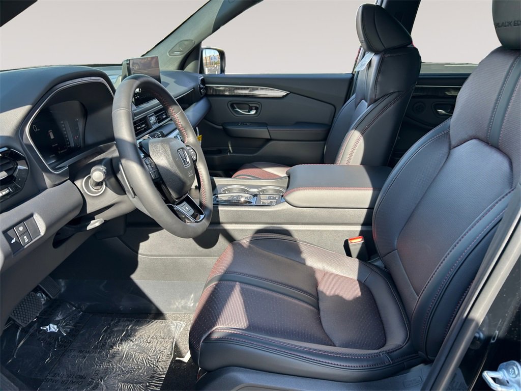 New 2025 Honda Pilot Black Edition image 9