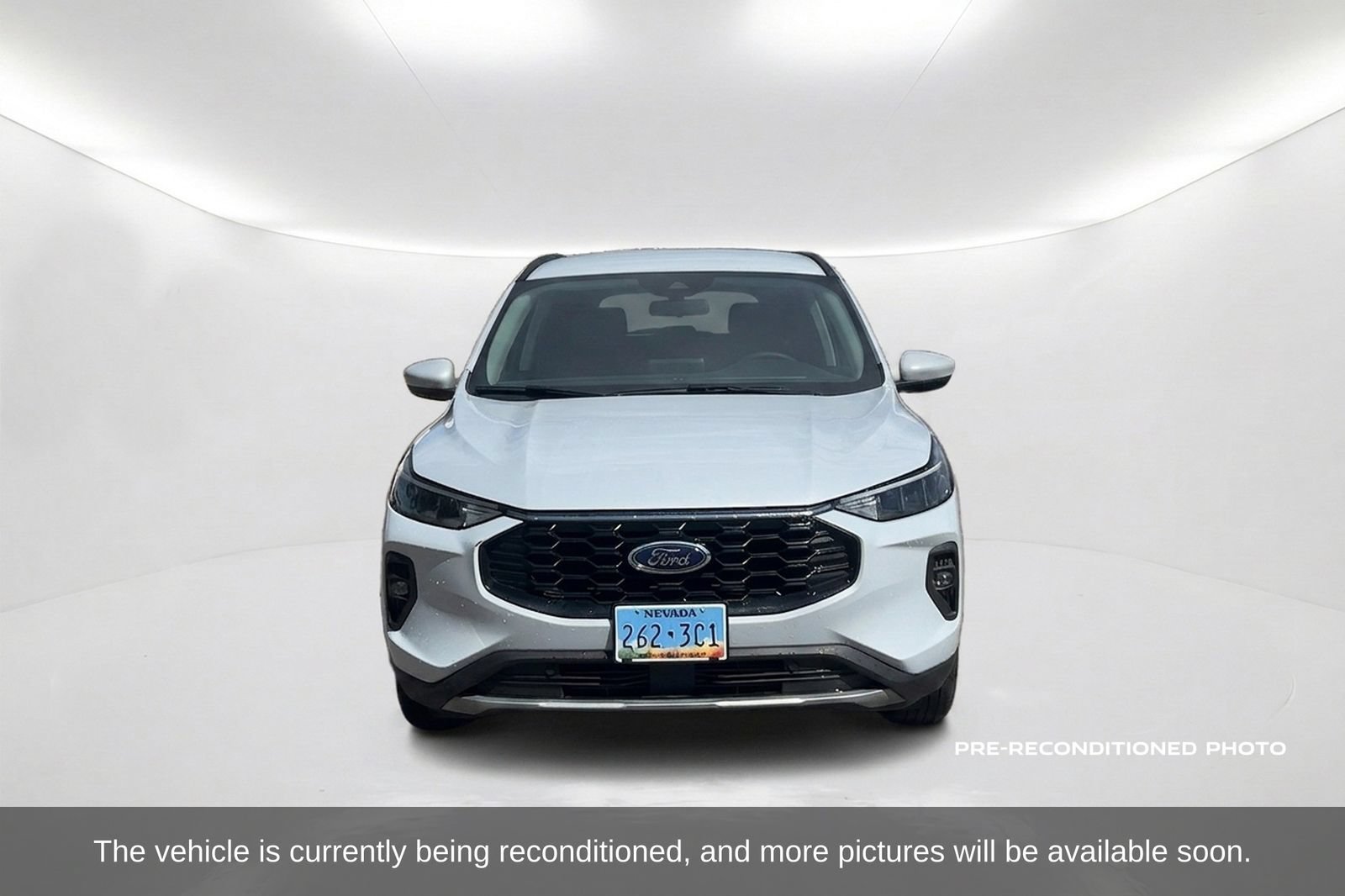 Used 2025 Ford Escape ST-Line Select AWD/4WD image 2