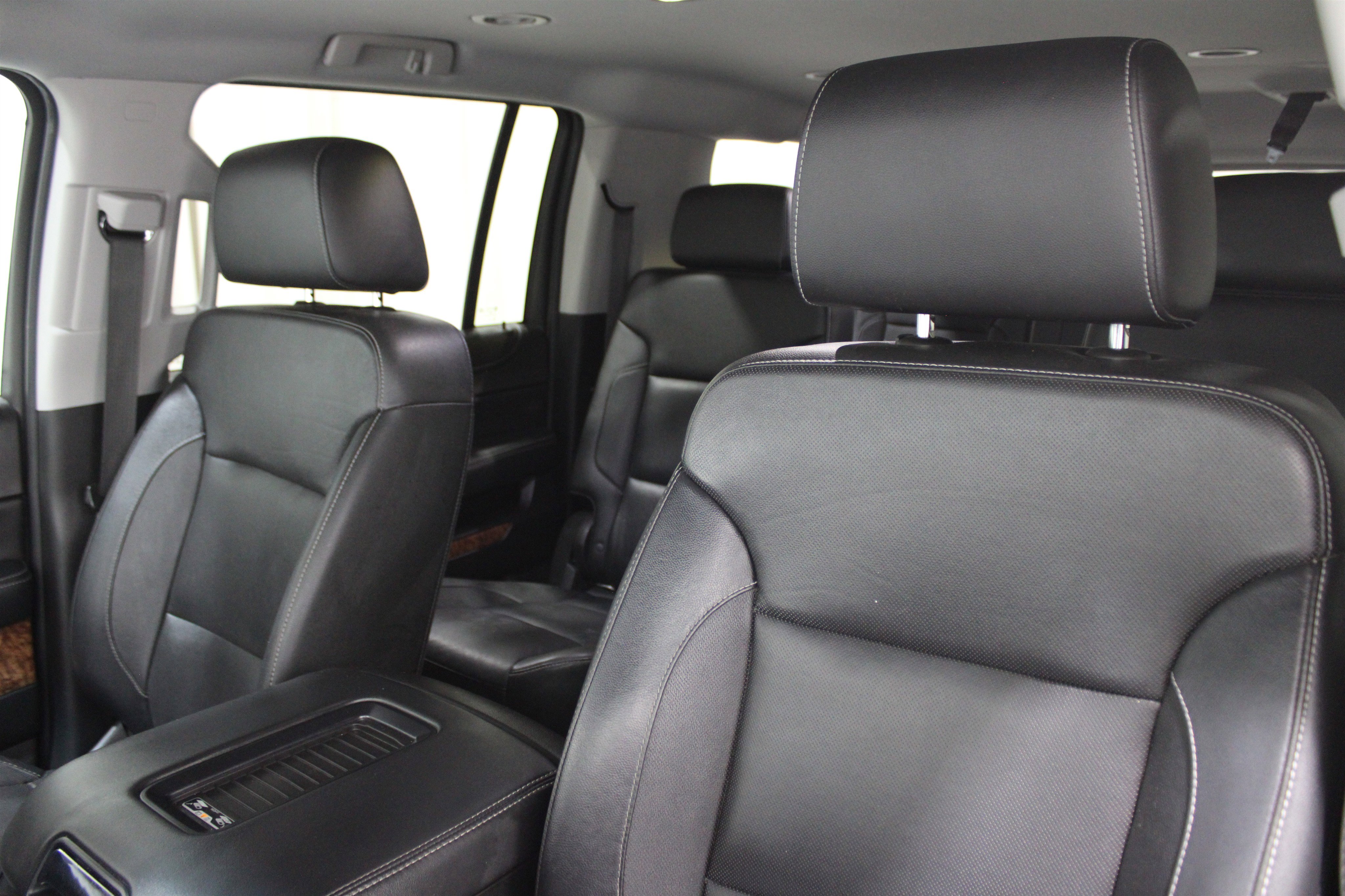 Used 2018 Chevrolet Suburban Premier image 5