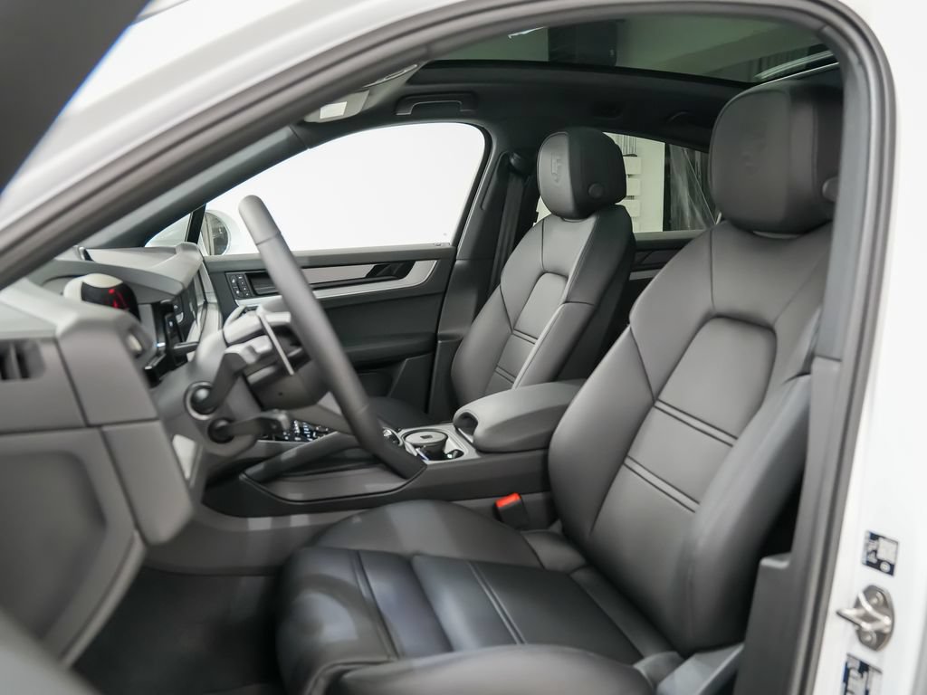 New 2026 Porsche Cayenne E-Hybrid Coupe AWD/4WD image 5