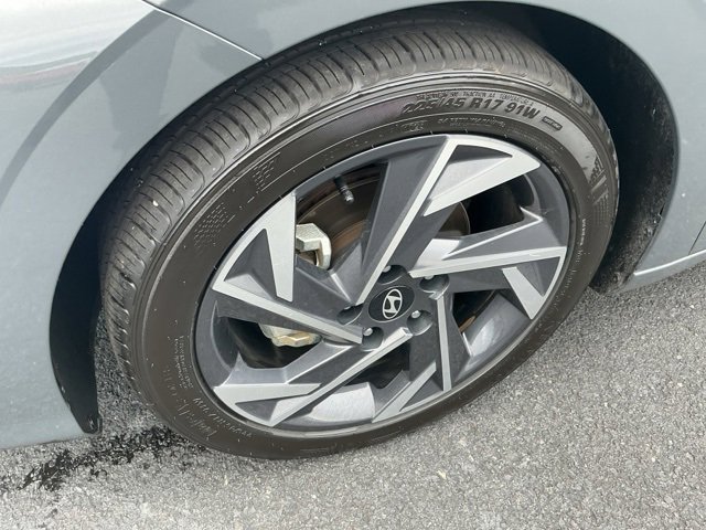 Certified 2024 Hyundai Elantra Limited image 32