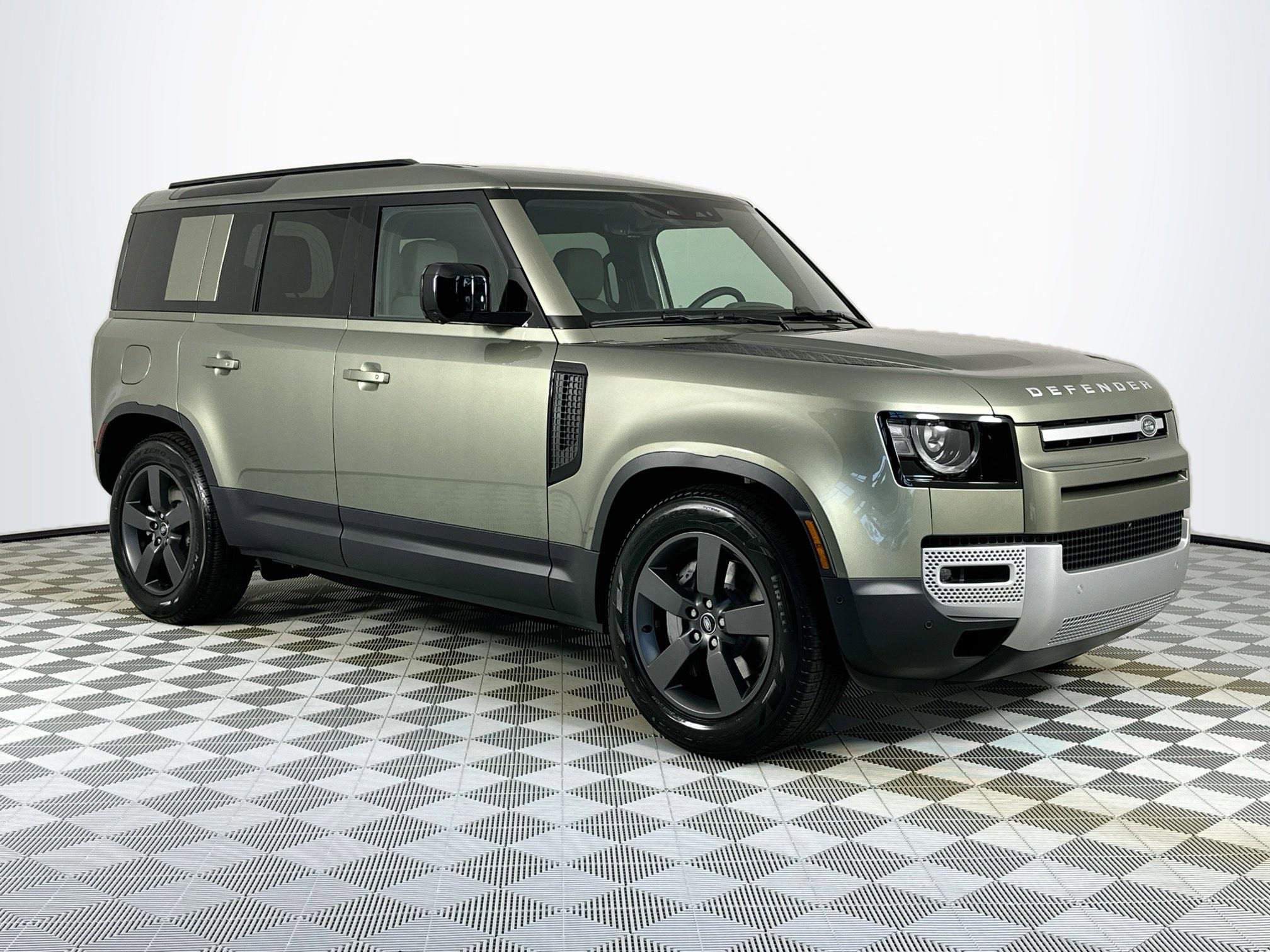 Used 2025 Land Rover Defender 110 S image 3