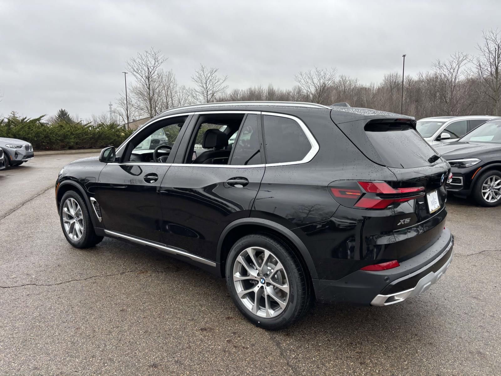 New 2026 BMW X5 xDrive50e w/ Climate Comfort Package image 5