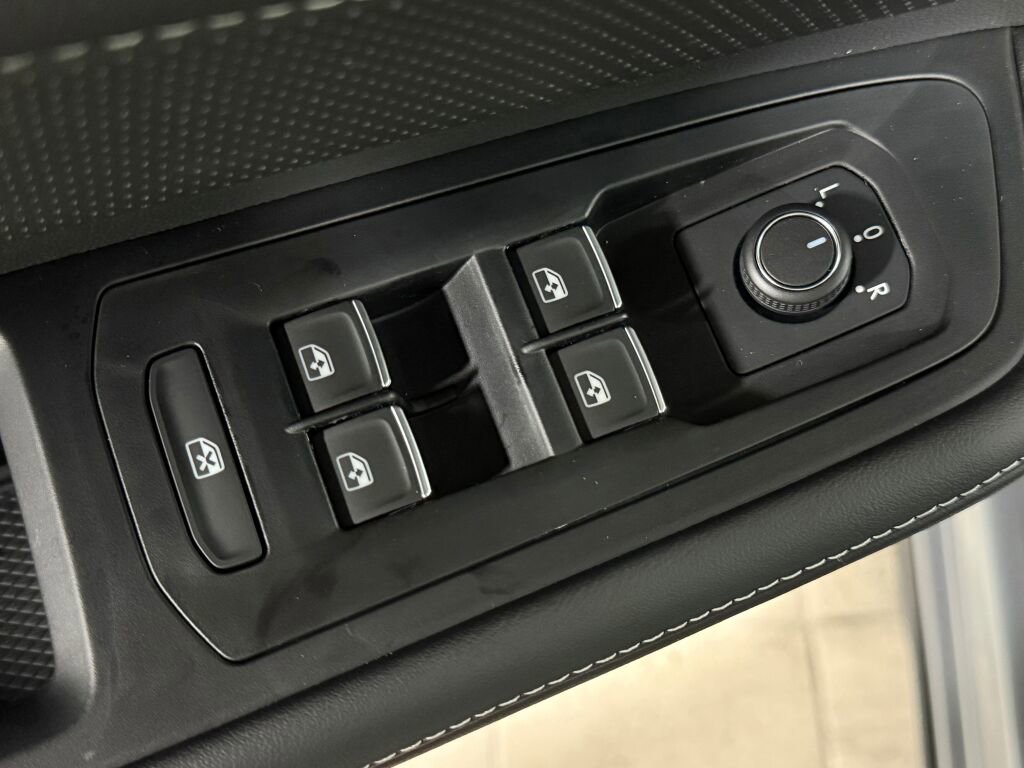 New 2026 Volkswagen Atlas SE image 22