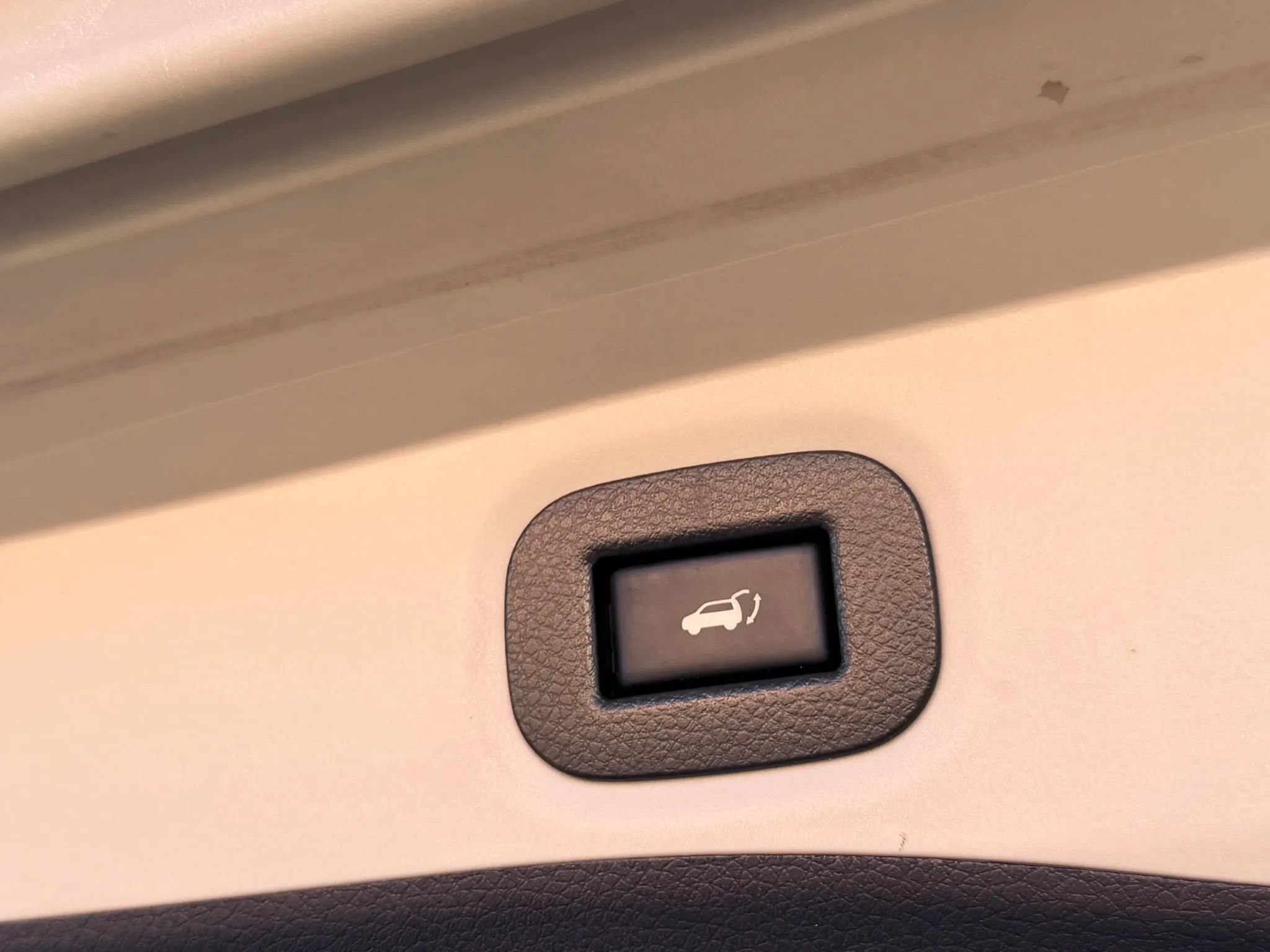 Used 2016 Nissan Rogue SL w/ SL Premium Package image 17