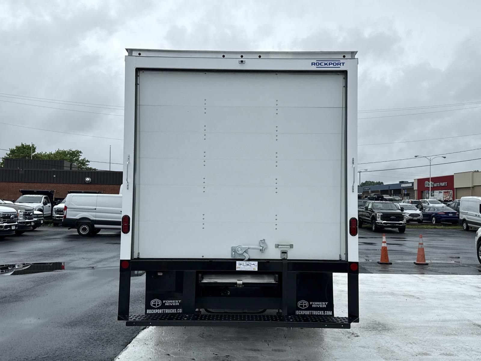 New 2027 Ford E-350 and Econoline 350 Super Duty w/ Power Equipment Group RWD image 4