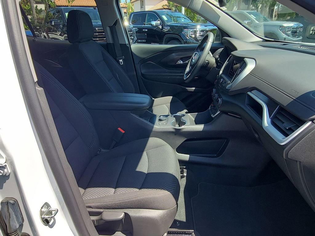 Used 2023 GMC Terrain SLE w/ Driver Convenience Package FWD image 26