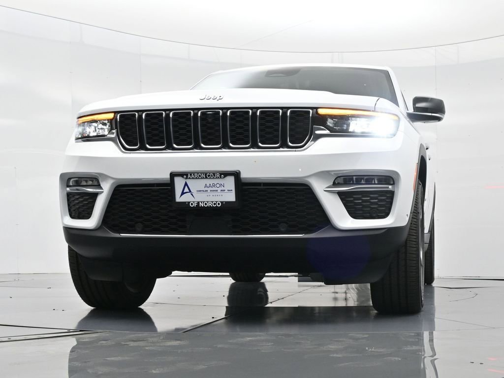 New 2025 Jeep Grand Cherokee Limited 4xe w/ Luxury Tech Group II image 33