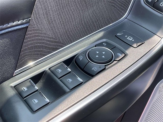 New 2025 Ford F350 Platinum w/ FX4 Off-Road Package image 17