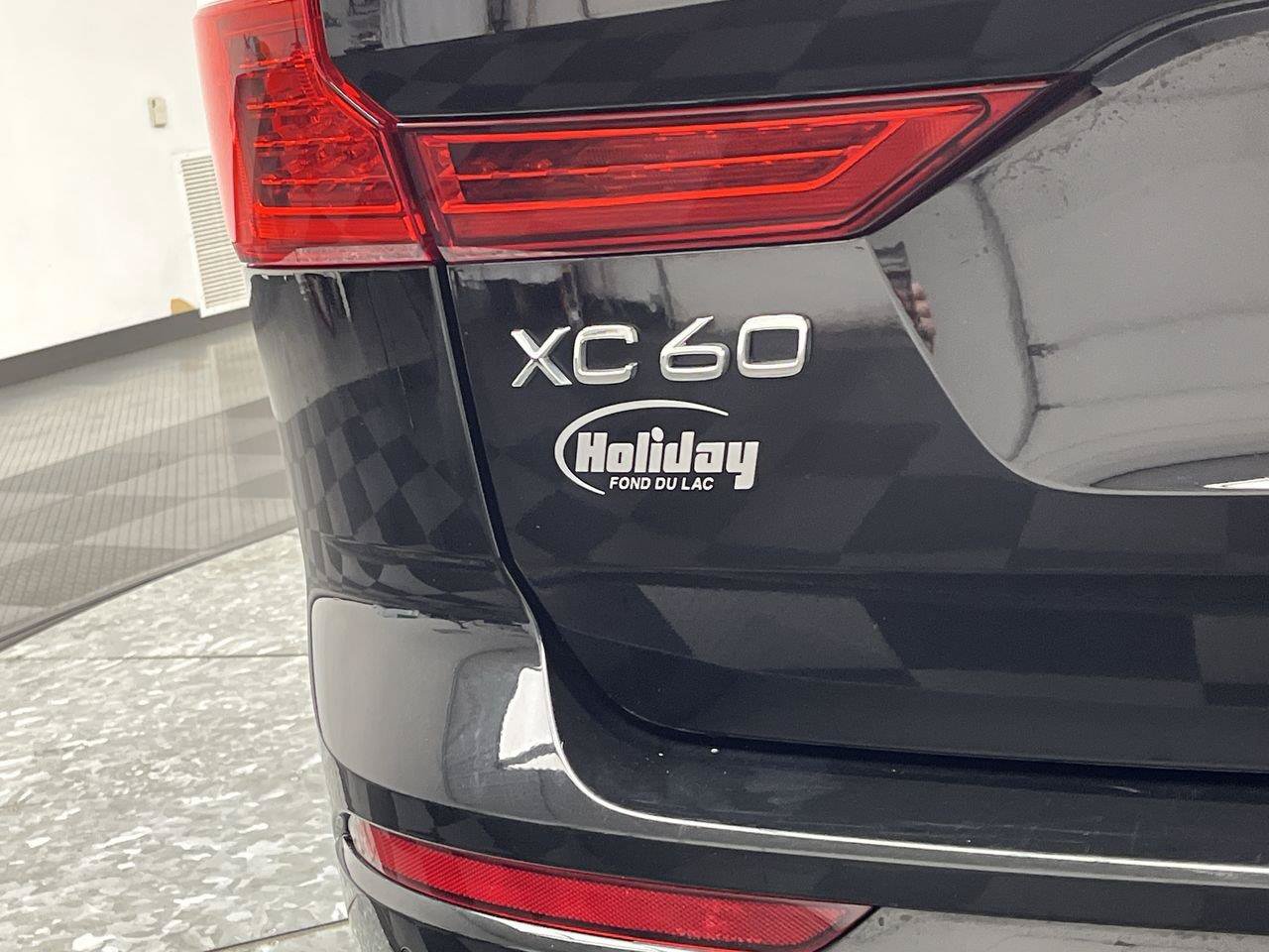 Used 2022 Volvo XC60 B5 Momentum AWD/4WD image 33