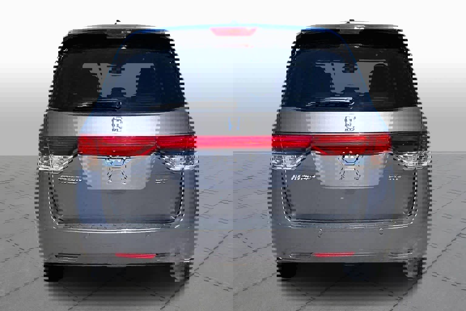 Used 2014 Honda Odyssey Touring Elite image 5