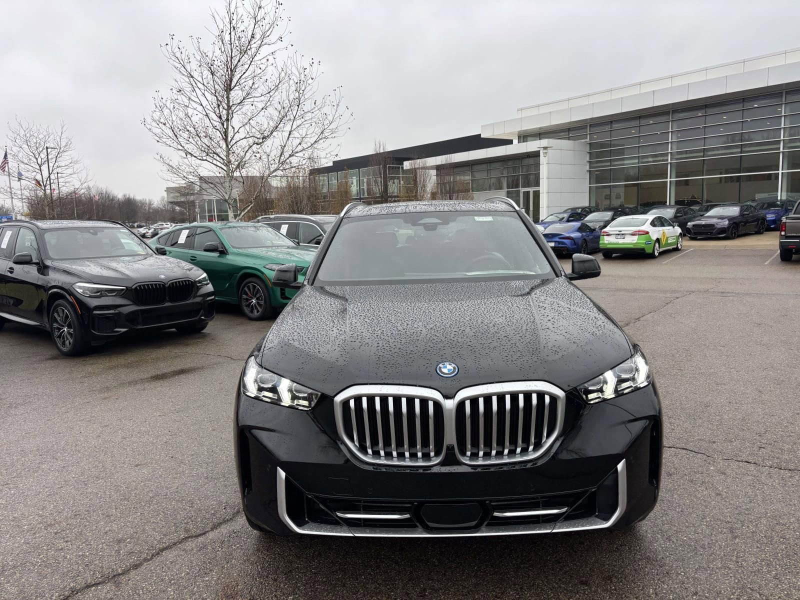 New 2026 BMW X5 xDrive50e w/ Climate Comfort Package AWD/4WD image 2