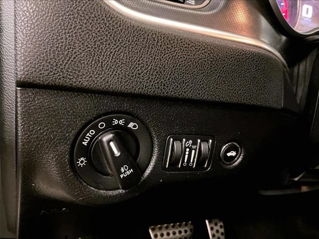 Used 2015 Dodge Charger SRT w/ Harman/Kardon Audio Group RWD image 31
