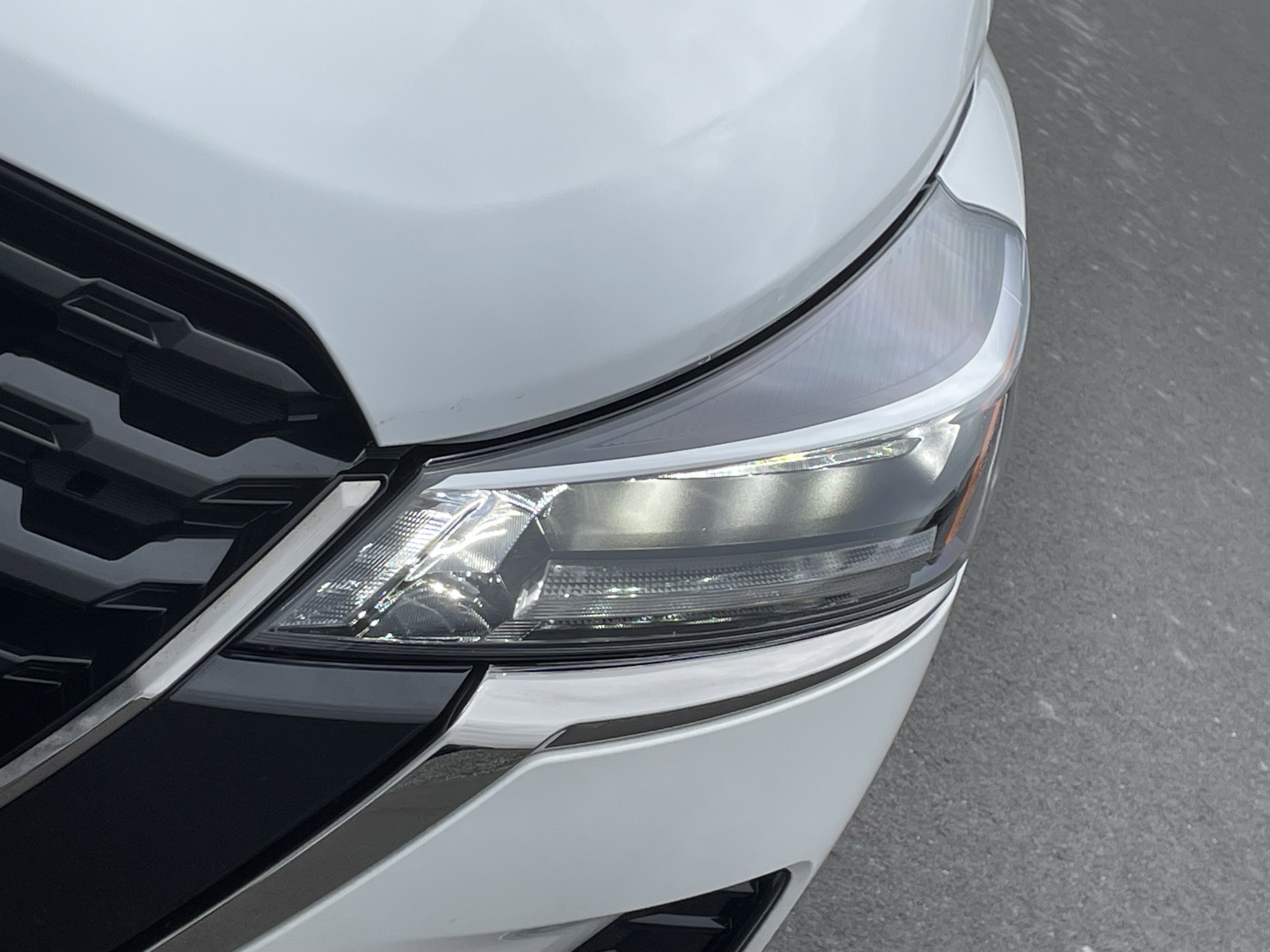 Used 2023 Nissan Kicks SR w/ SR Premium Package image 10