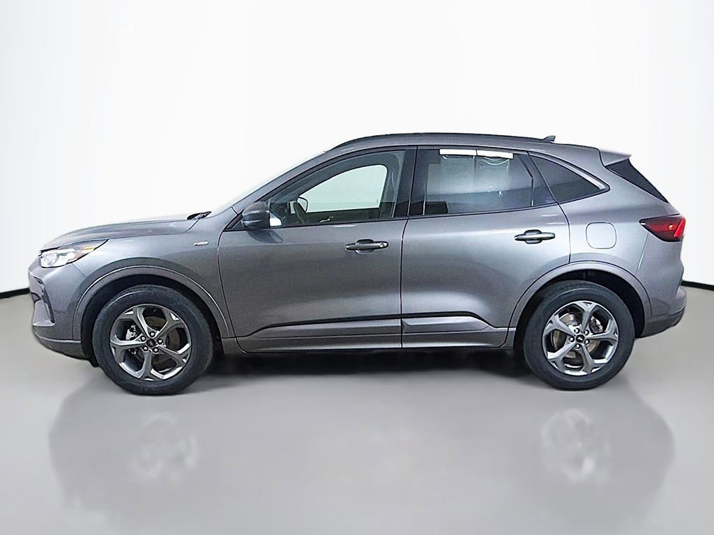 Used 2023 Ford Escape ST-Line w/ Tech Pack #1 AWD/4WD image 13