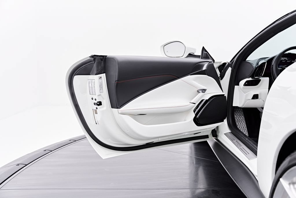 Used 2022 Ferrari Roma RWD image 41