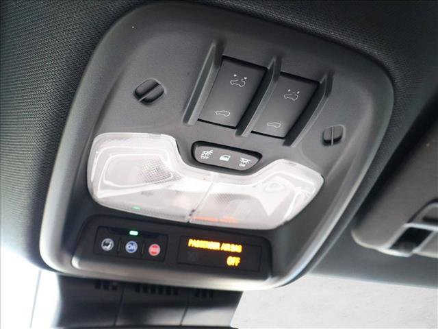 Used 2025 GMC Canyon Denali AWD/4WD image 21