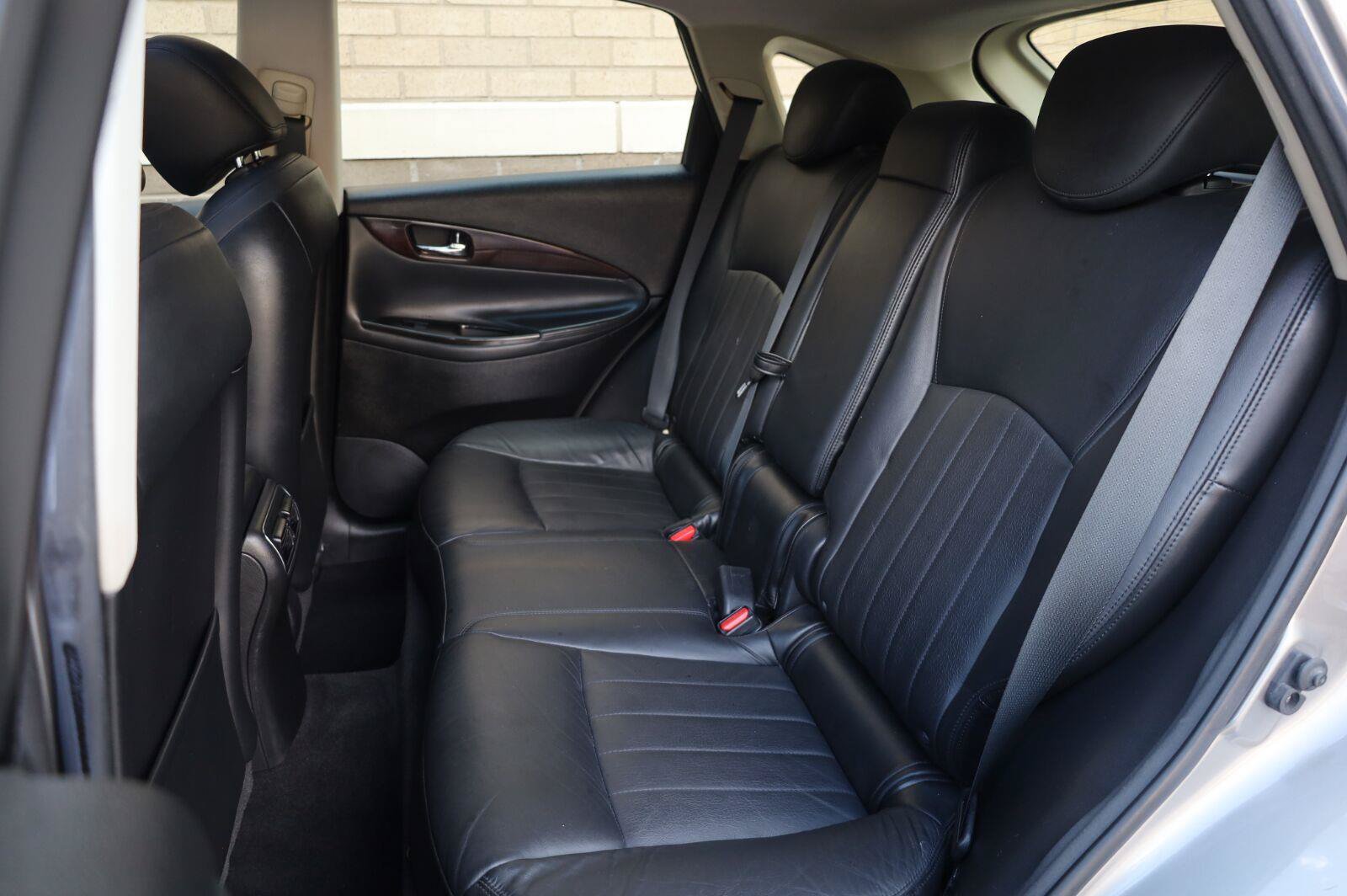 Used 2010 INFINITI EX35 Journey RWD image 23