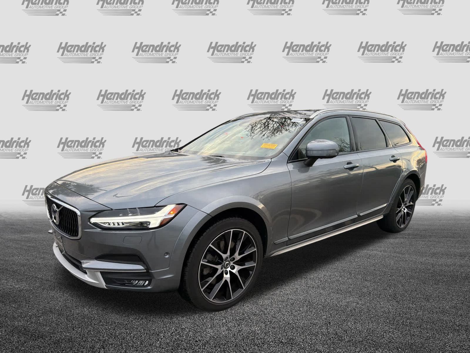 Used 2018 Volvo V90 T6 Cross Country w/ Convenience Package image 9