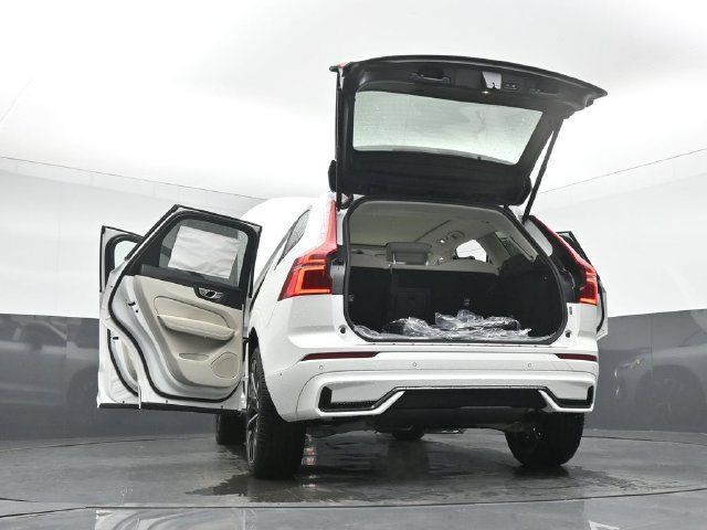 New 2027 Volvo XC60 B5 Ultra AWD/4WD image 56