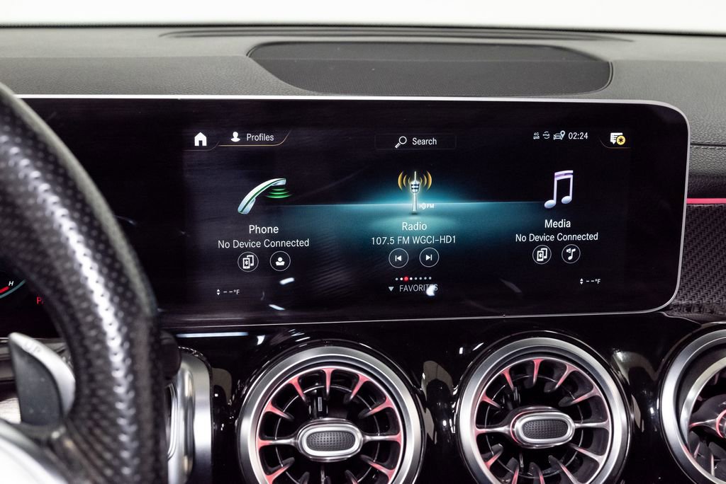 Used 2021 Mercedes-Benz GLB 35 AMG 4MATIC image 19