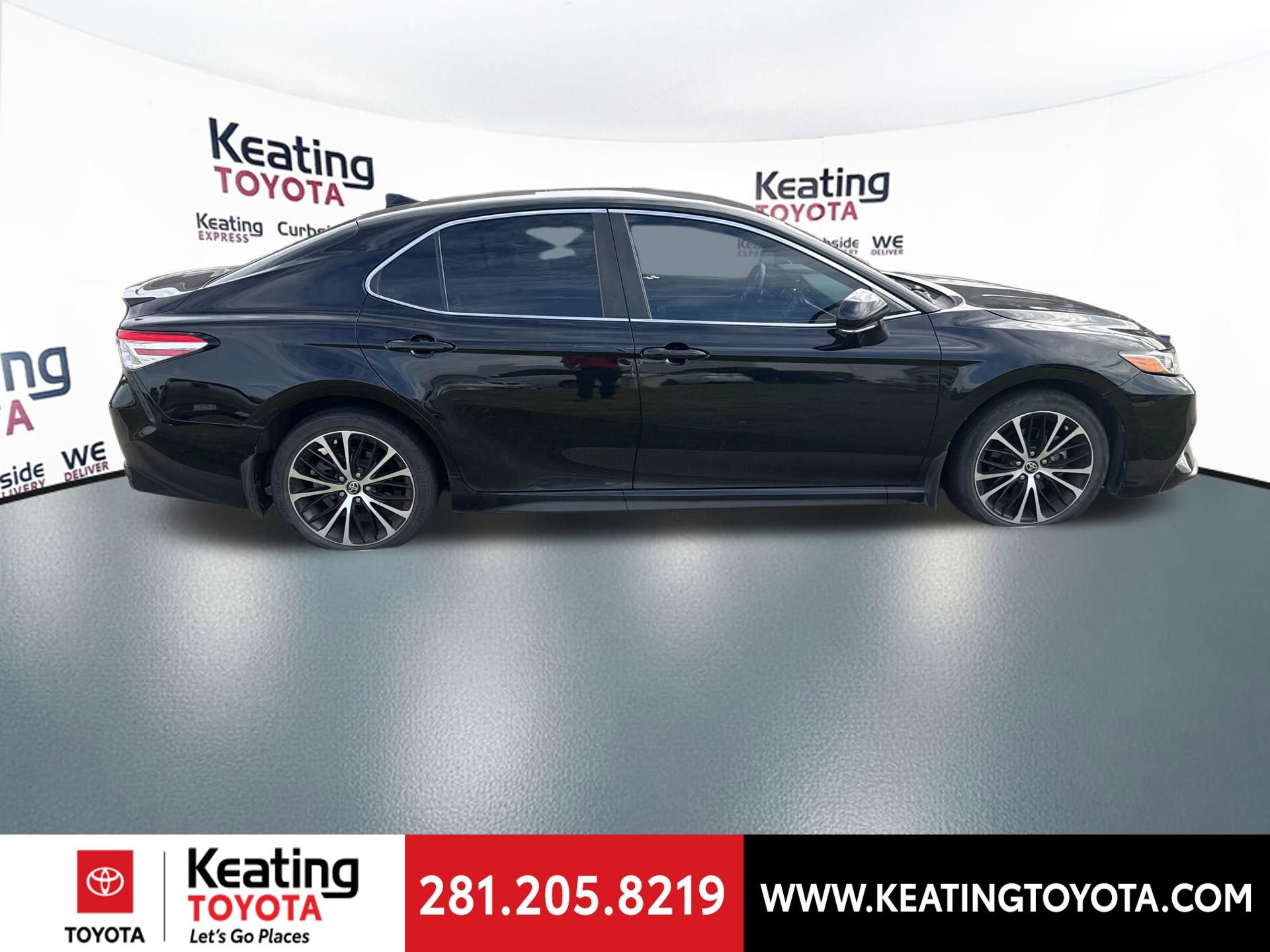 Used 2020 Toyota Camry SE w/ Convenience Package FWD image 8