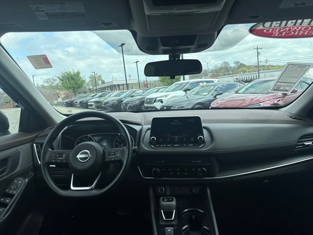 Used 2023 Nissan Rogue S image 22