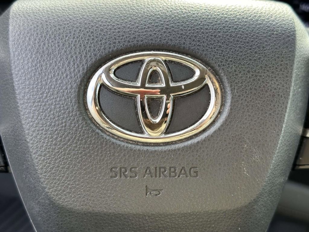 Used 2023 Toyota Sienna XLE image 21