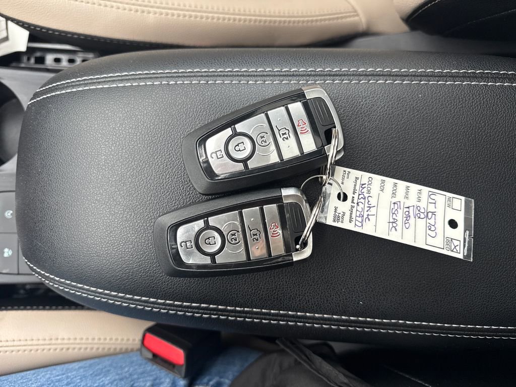 Used 2022 Ford Escape SEL image 40